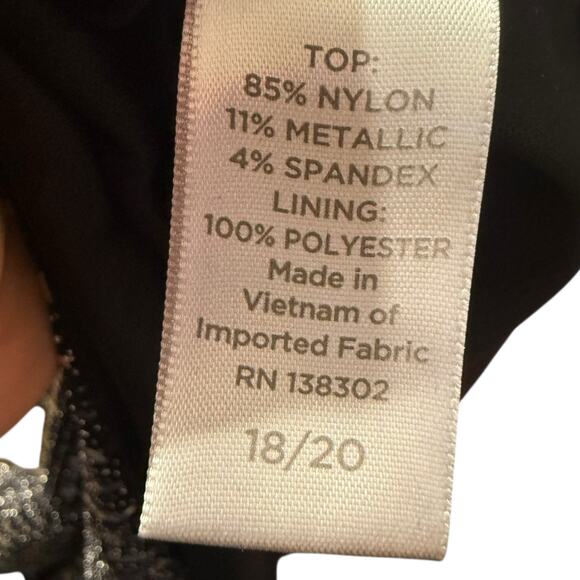 Avenue black & silver shiny sparkle flutter sleeve blouse with rouching 18/20 2X - Picture 8 of 8